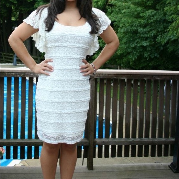 Cream, lace GUESS dress - Picture 4 of 4